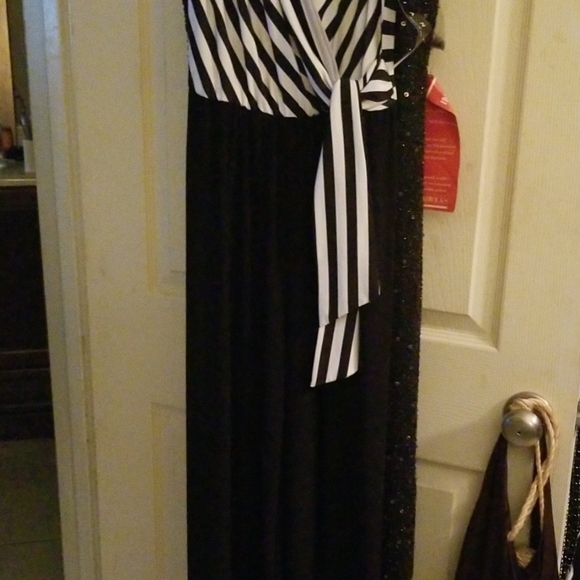 Jumpsuits - Picture 2 of 3